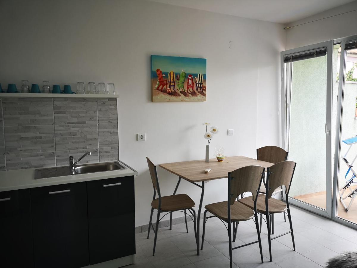 Chillout Apartments With Pool Patricia Fažana Екстериор снимка