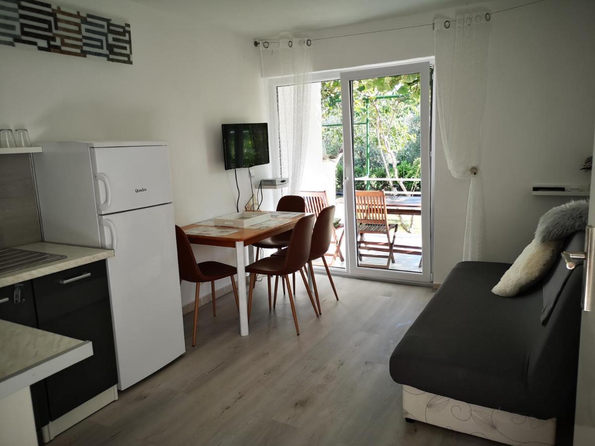 Chillout Apartments With Pool Patricia Fažana Екстериор снимка