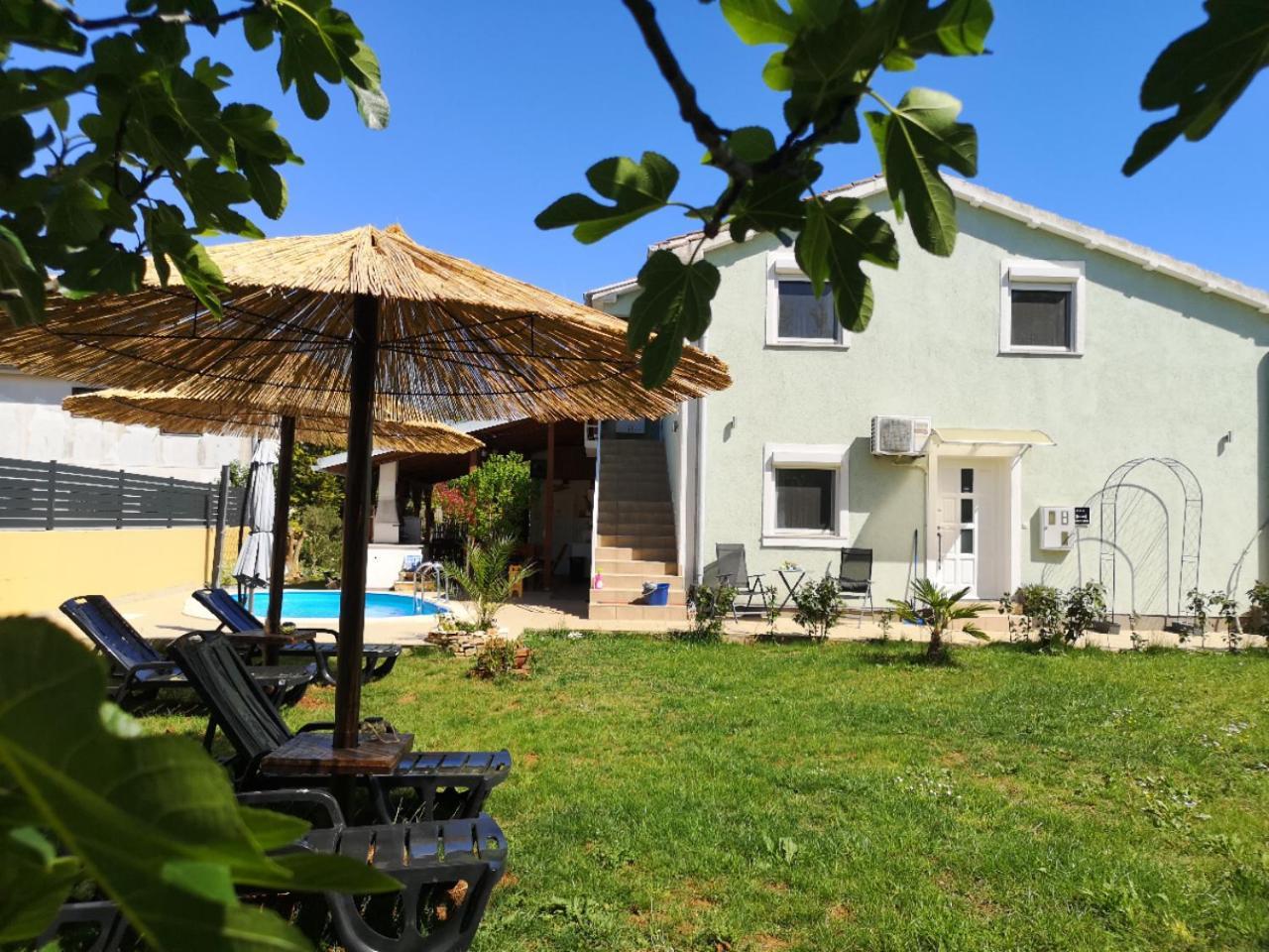 Chillout Apartments With Pool Patricia Fažana Екстериор снимка